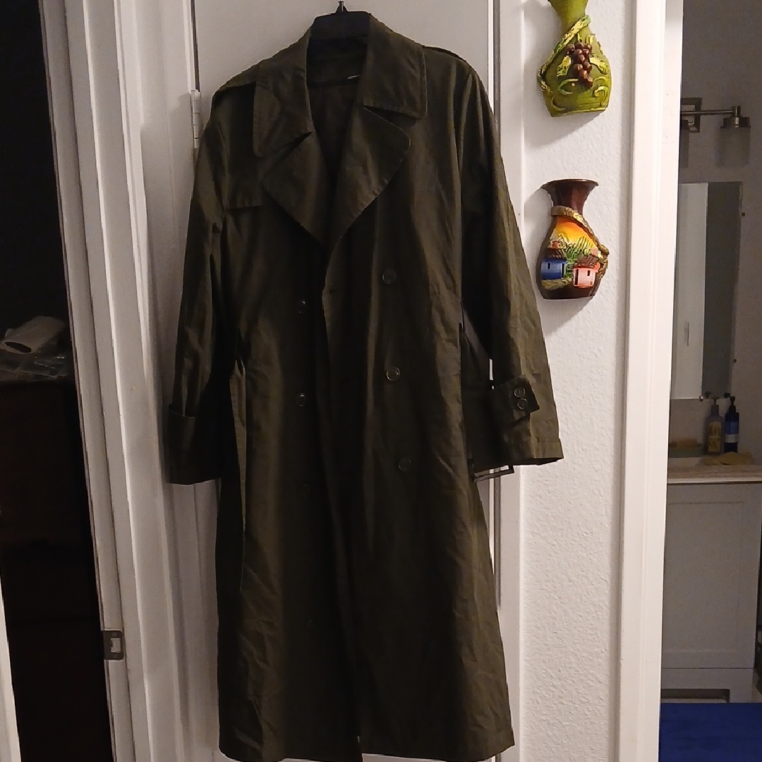 Men's Olive Green Trench Coat Large Double Breasted Belt Removeable Zip Liner